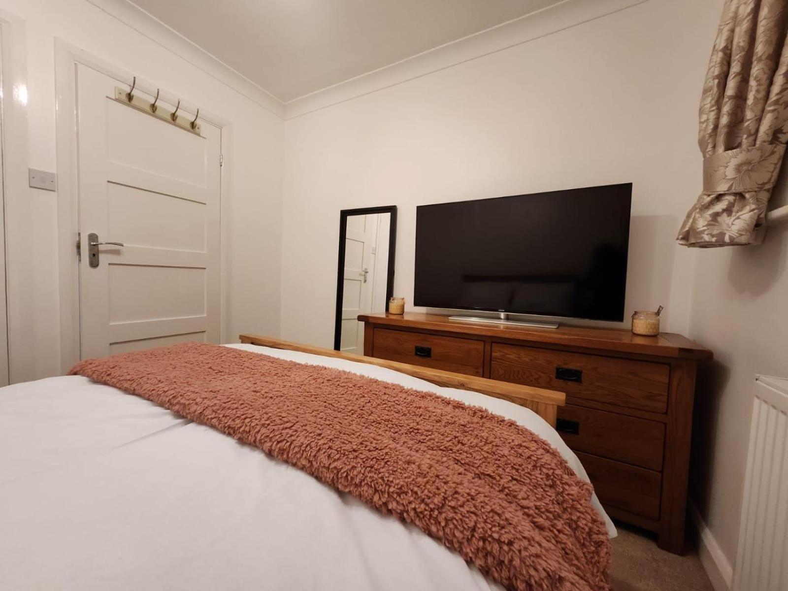 D Elmdon Homestay Shared 4 Bedrooms Бірмінгем Екстер'єр фото