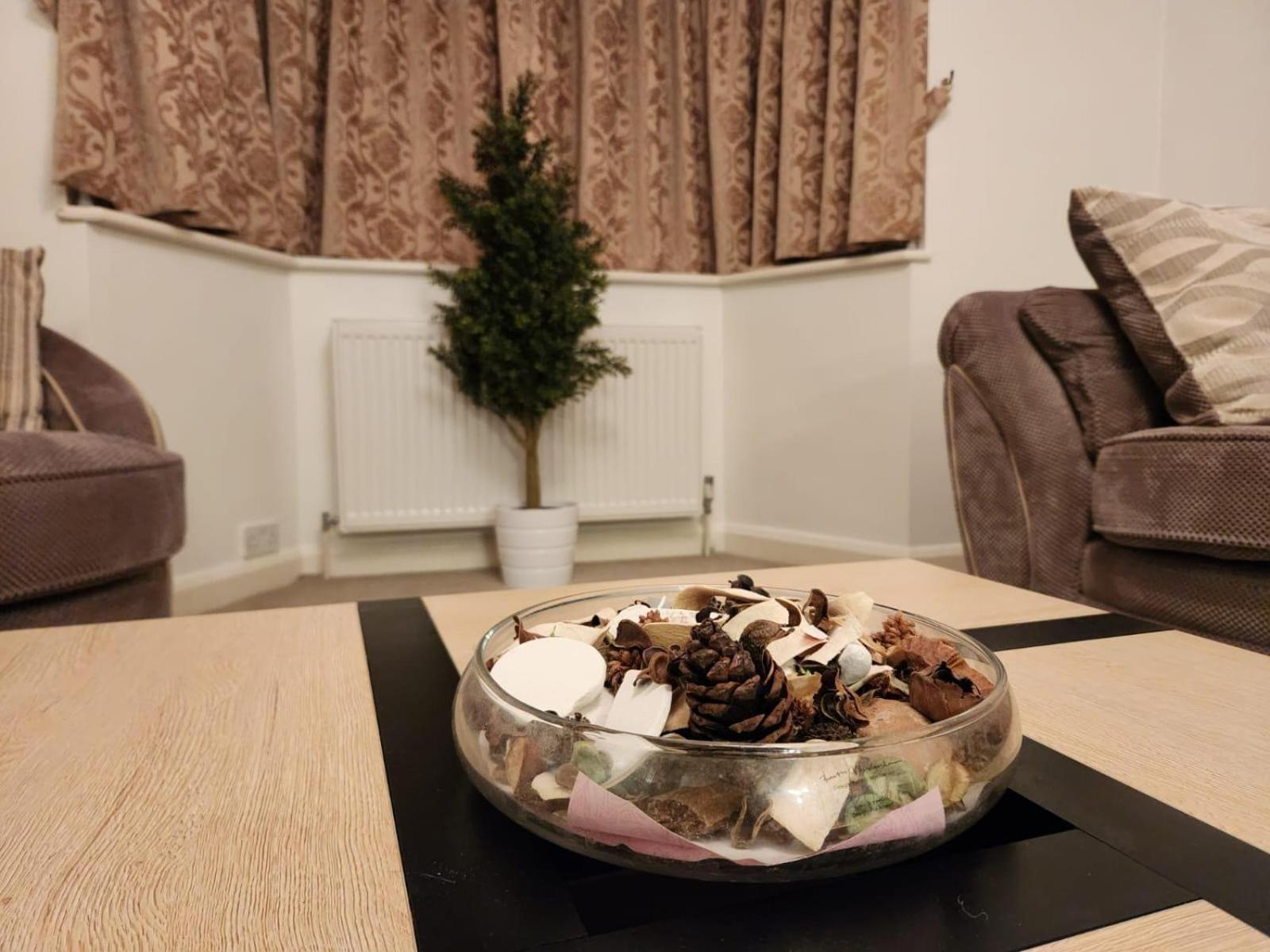 D Elmdon Homestay Shared 4 Bedrooms Бірмінгем Екстер'єр фото
