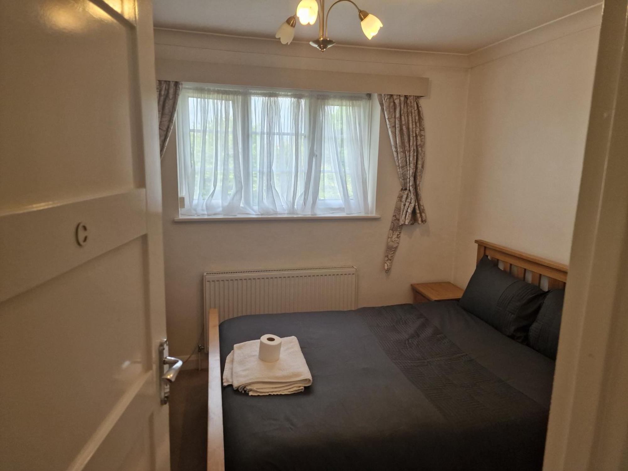 D Elmdon Homestay Shared 4 Bedrooms Бірмінгем Екстер'єр фото